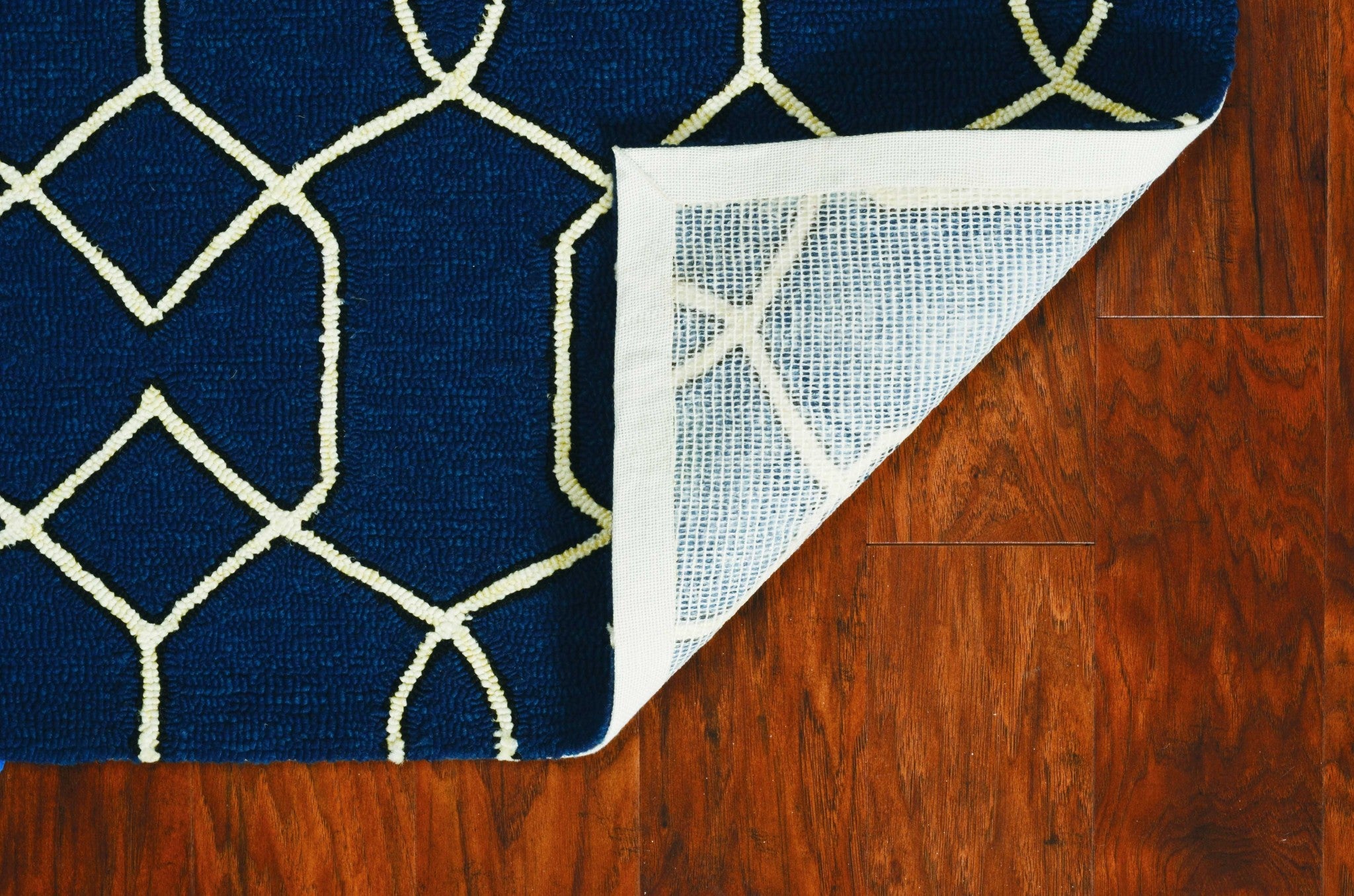 Navy Blue Chain-link Indoor/Outdoor rug