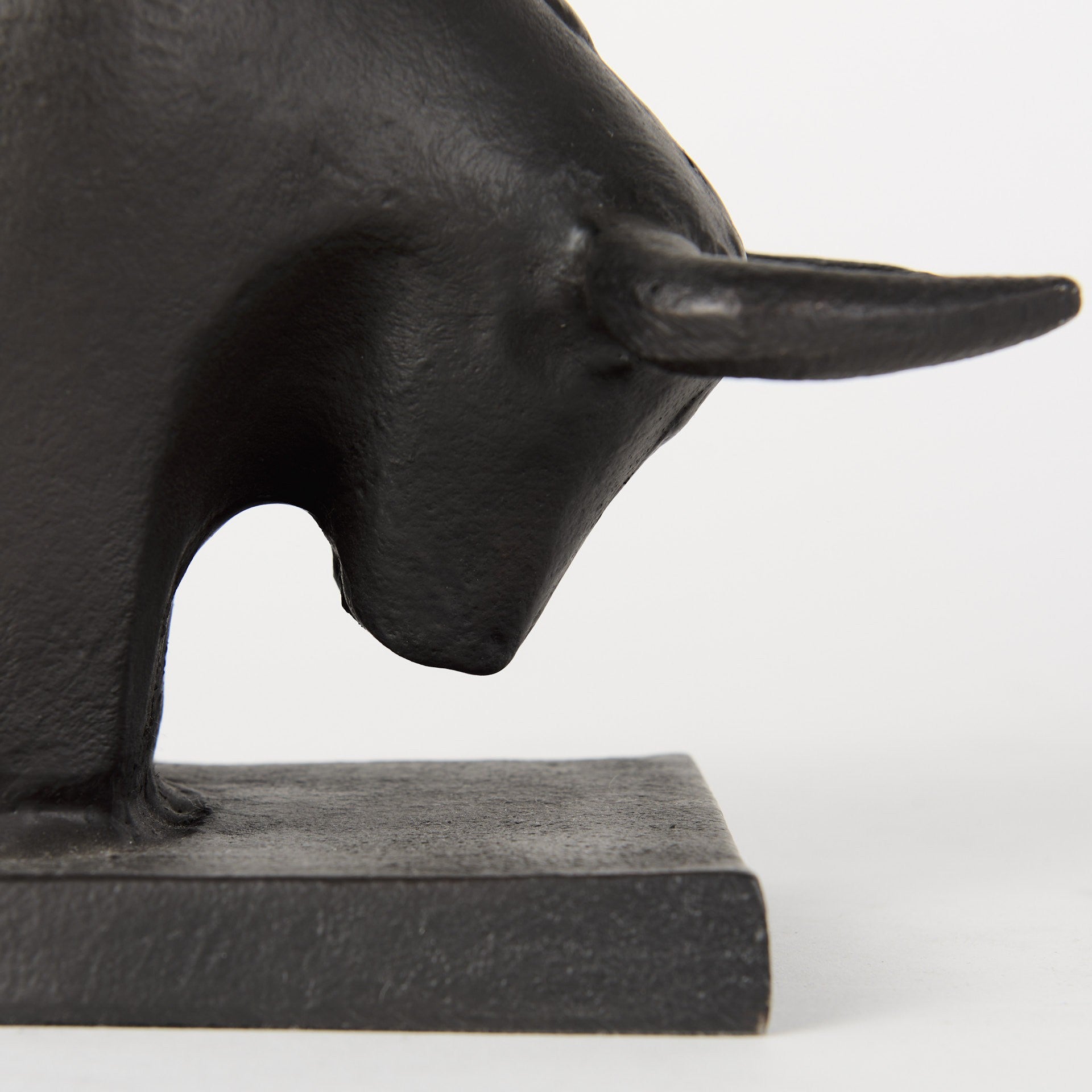 9" Black Aluminum Charging Bull Bookends