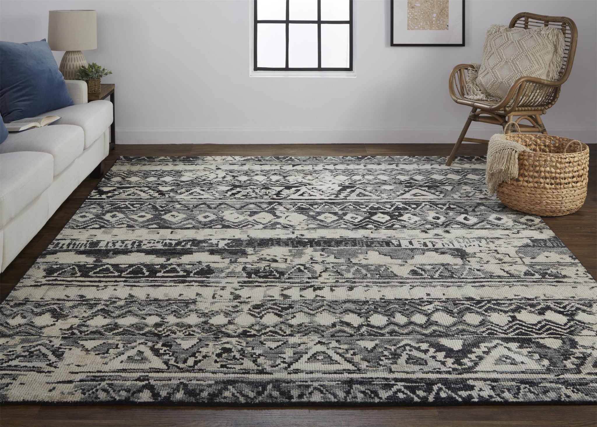 2' x 8' Black, Ivory and Gray Lodge Runner